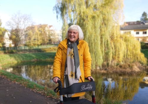 7 Rollator Tipps: Sicher und bequem mit Ihrer Gehhilfe unterwegs
